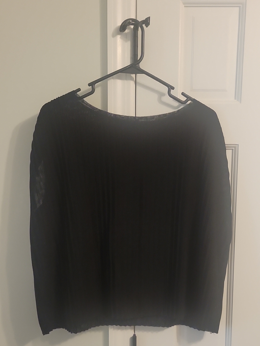 Women's Black Pleated Sleeveless Blouse